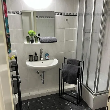 Historische Stufenfreie Ferienwohnung Im Ritter Ramm - In Altstadt Goslar - Historical Holiday Apartment - Step-Free - In Goslar Old Town - Wlan - Office - Tv - Waschmaschine - Welcome شقة جوسلار