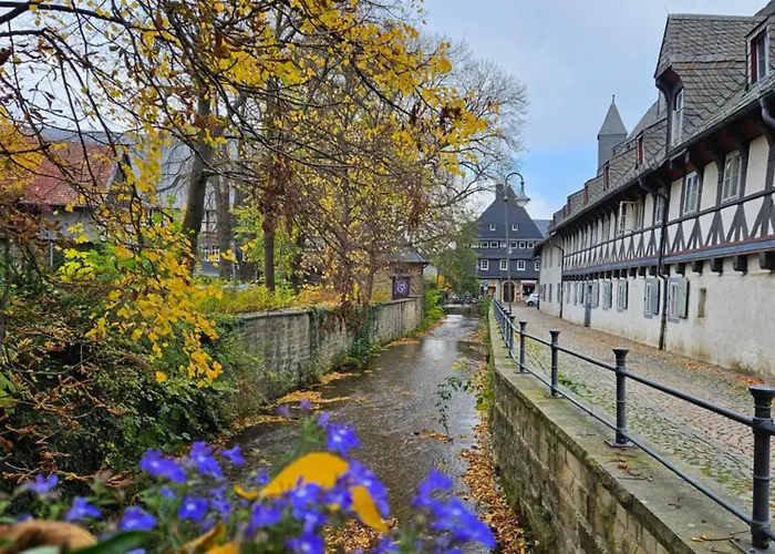 Dehn In Goslars Altstadt I Stylistisch Mit Parkmoeglichkeiten Goslar